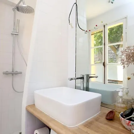 Apartment Calm And Sunny Flat On A Garden Paris