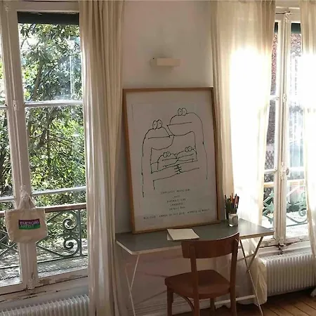 Calm And Sunny Flat On A Garden Apartment